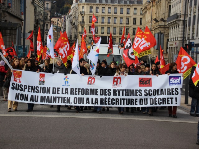 1700 personnes manifestent contre la réforme des rythmes scolaires à Lyon en novembre - LyonMag