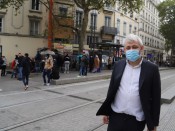 Romain Blachier devant la place Gabriel-Péri à la Guillotière - LyonMag