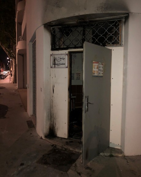 L'entrée de la mosquée de Perrache incendiée - DR Pierre Oliver